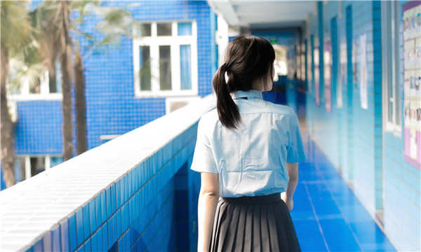 霍尔果斯如何找到一个可以帮助我生孩子的女人？